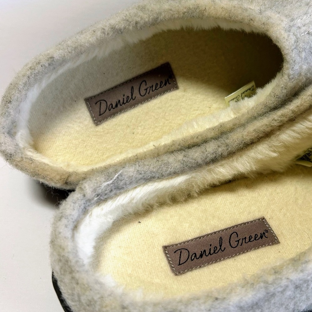 Daniel Green Women’s Slippers Size 11. - Picture 3 of 4